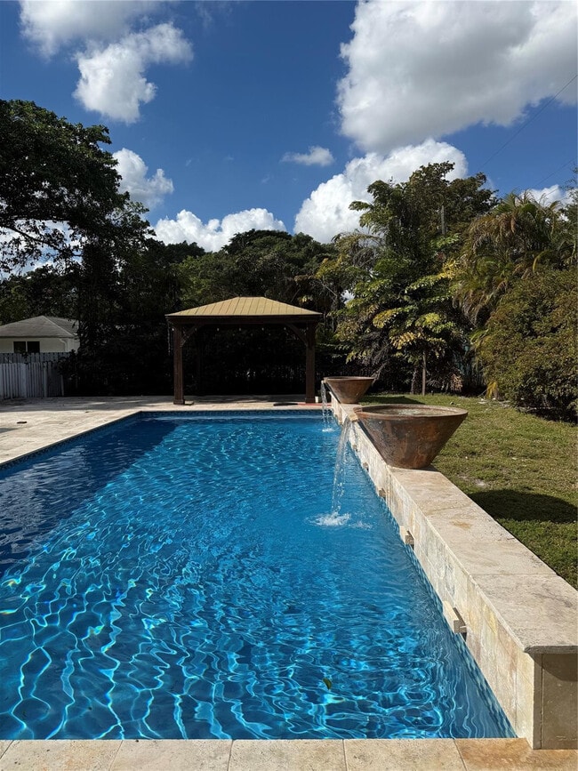 Building Photo - 4021 SW 1st St