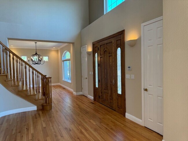 Building Photo - Gorgeous 2 story home in Moraga 4 bedrooms...
