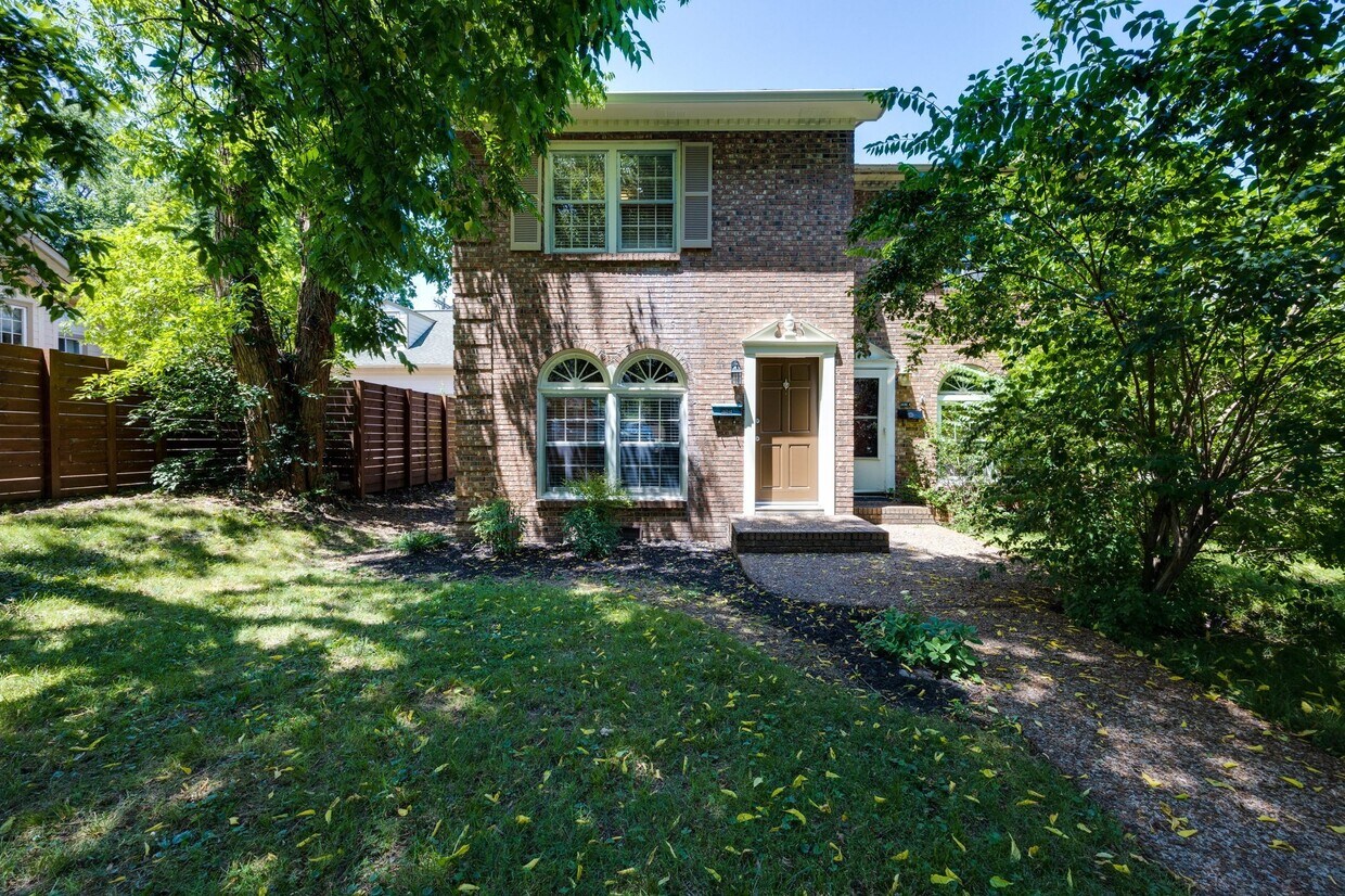 Primary Photo - 2604B Belcourt Ave