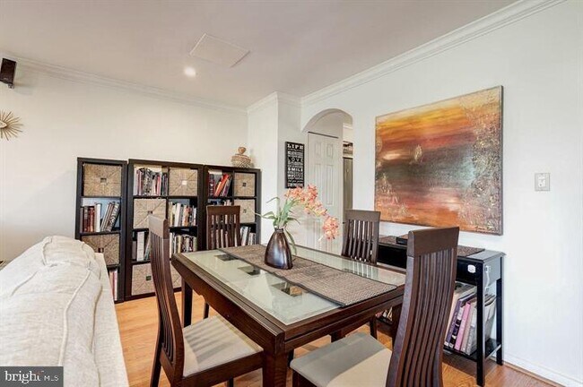 Foto del edificio - 1023 Quincy St NE