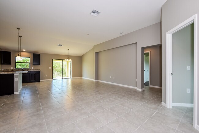 Building Photo - 3719 17th St SW, Lehigh Acres, FL