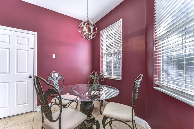 Building Photo - 3292 Covered Bridge Dr E