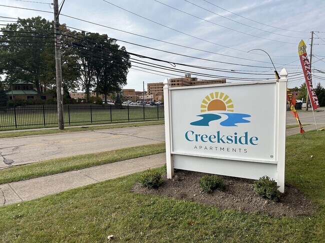 Foto del edificio - Creekside Apartments