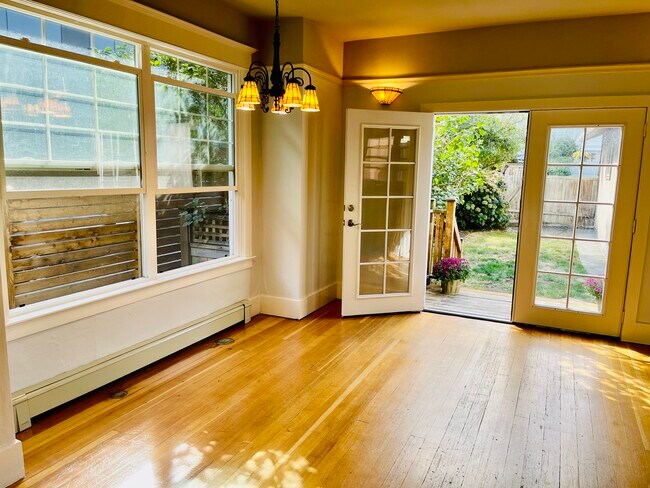 dining area and back deck - 2005 23rd Ave W