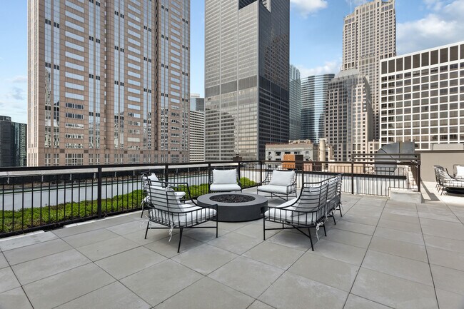 Foto del edificio - 336 S Wells St