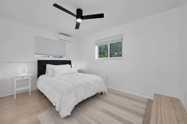 Foto del edificio - 1001 NE 110th St