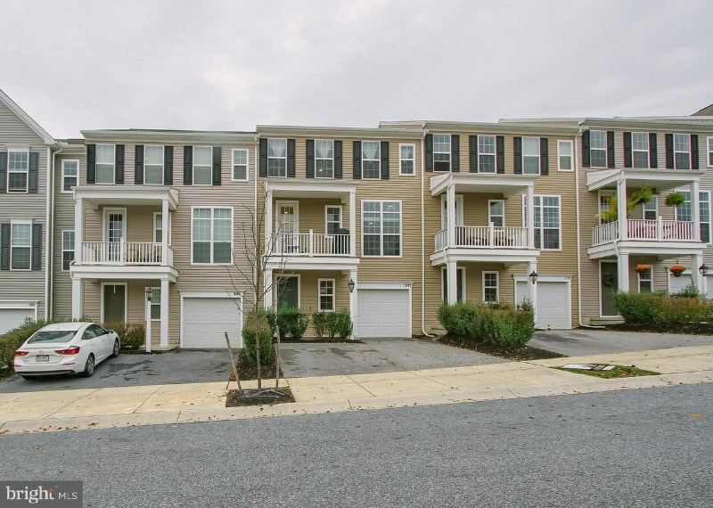 2127 Red Fox Dr, Hummelstown, PA 17036 Townhome Rentals in