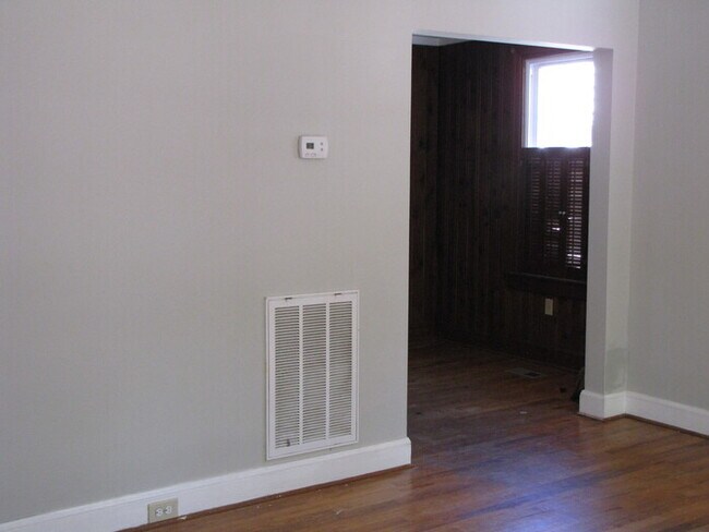 Building Photo - 105 E Edgewood Drive Durham NC