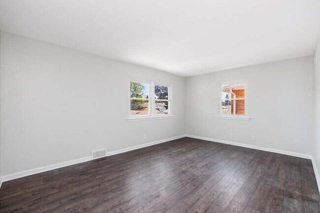 Foto del edificio - 3308 S 26th St