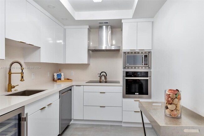 Foto del edificio - 4001S S Ocean Dr