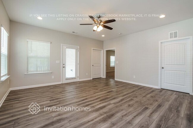 Building Photo - 6809 Shane Dr