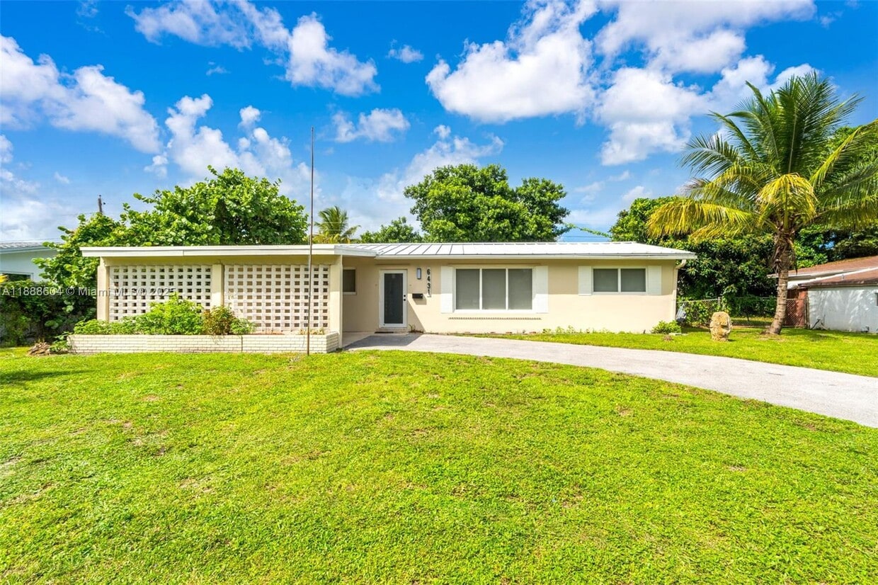 Foto principal - 6431 Roosevelt St