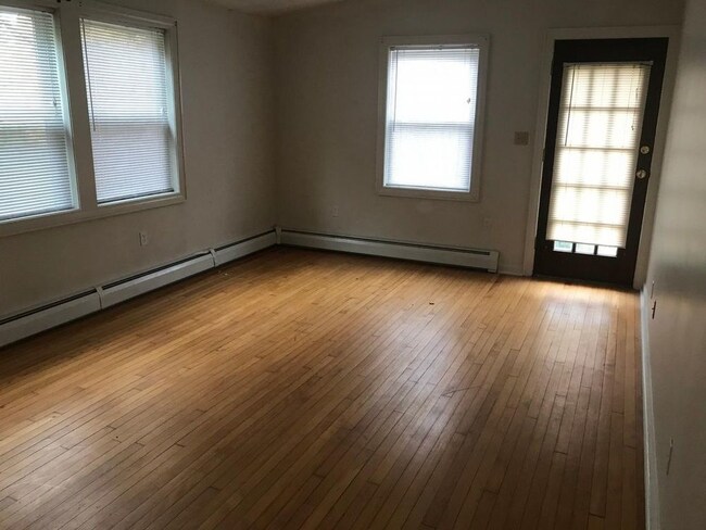 Foto del edificio - 2192 Waterbury Rd