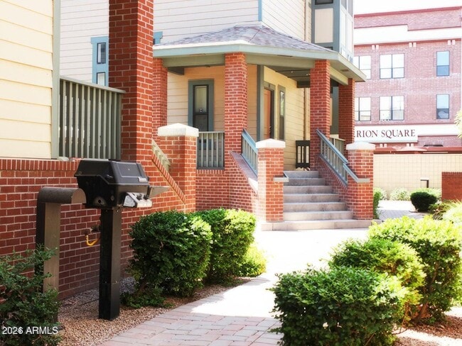 Building Photo - 772 S Beck Ave