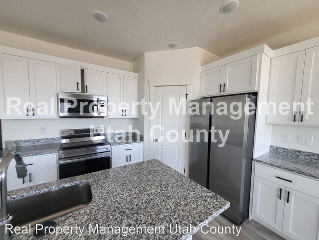 Foto del edificio - 4 br, 3.5 bath House - 1018 E 1300 S