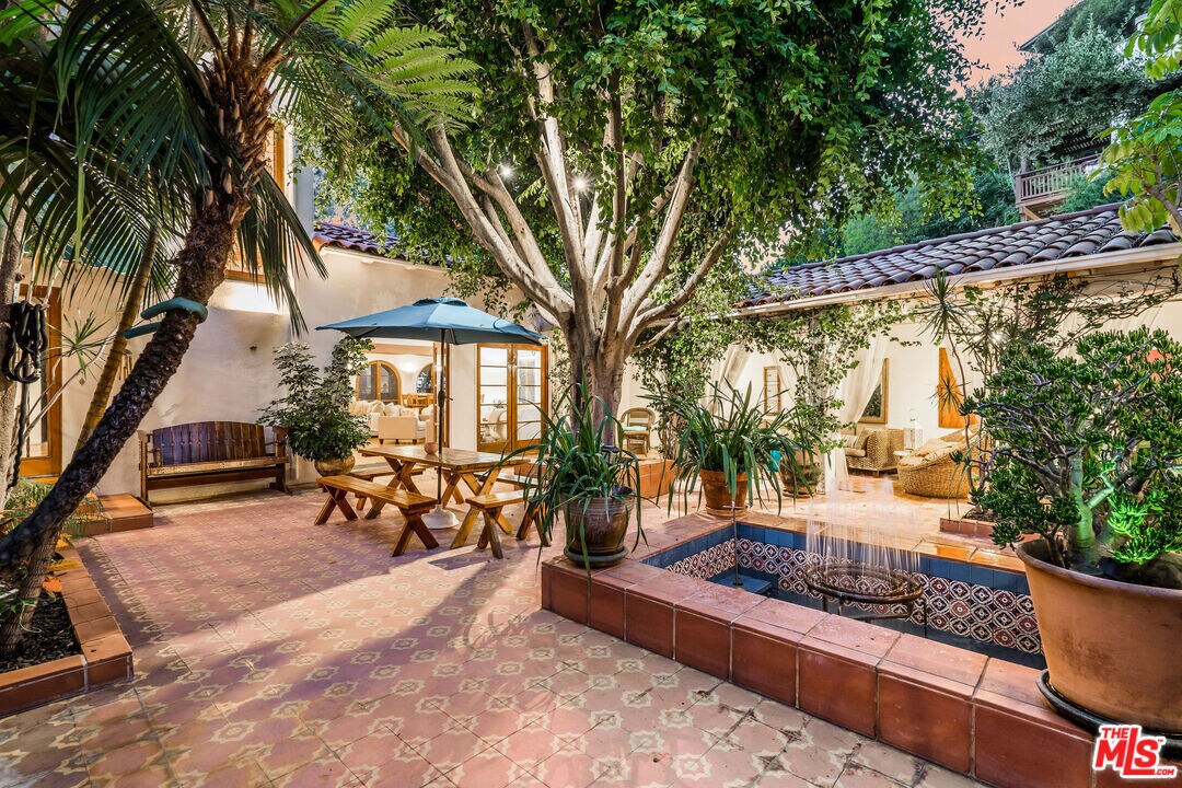 Foto principal - 7825 Hillside Ave