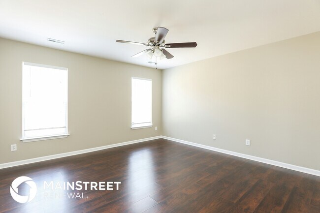 Foto del edificio - 604 Walnut Crossing Dr