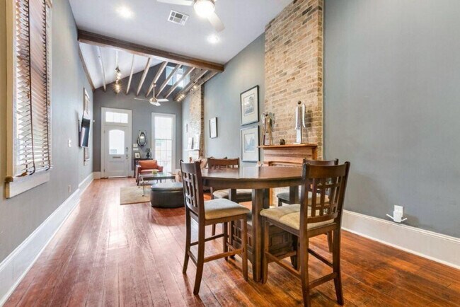 Building Photo - 1407 Baronne St