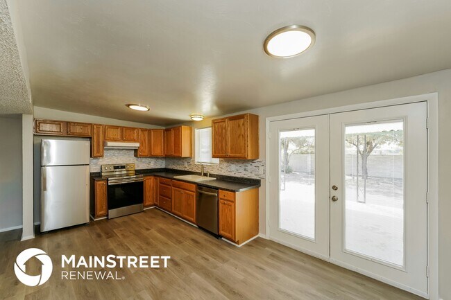 Building Photo - 9430 E Palm Tree Dr