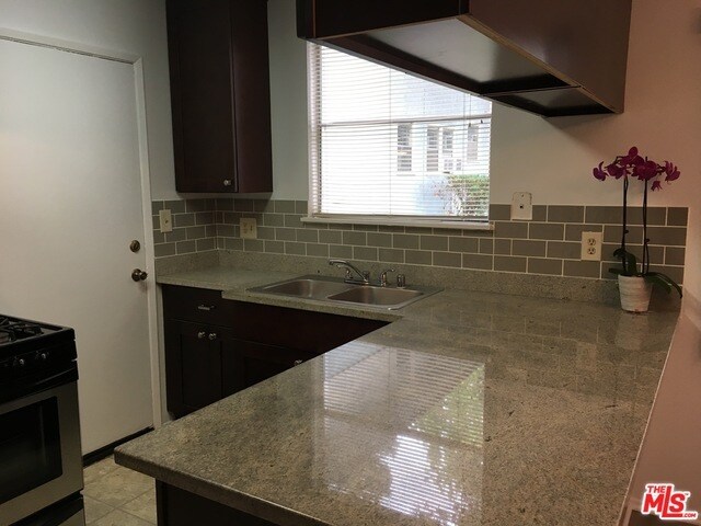 Building Photo - 3615 Kalsman Dr