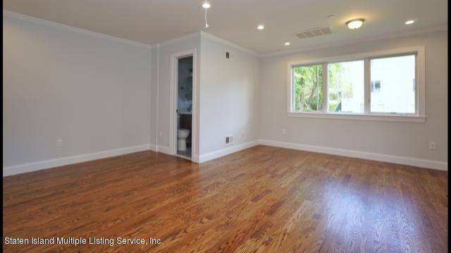 Building Photo - 137 Brighton Ave