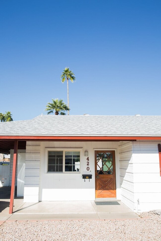 Foto del edificio - Gorgeous Fully Furnished 3 Bd 2 Bath Vacation Home!