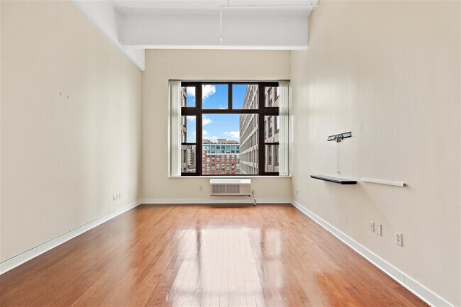 Building Photo - 1500 Hudson St