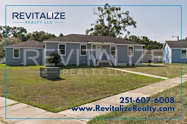 Building Photo - **HALF-OFF SECURITY DEPOSIT** Newly Renova...