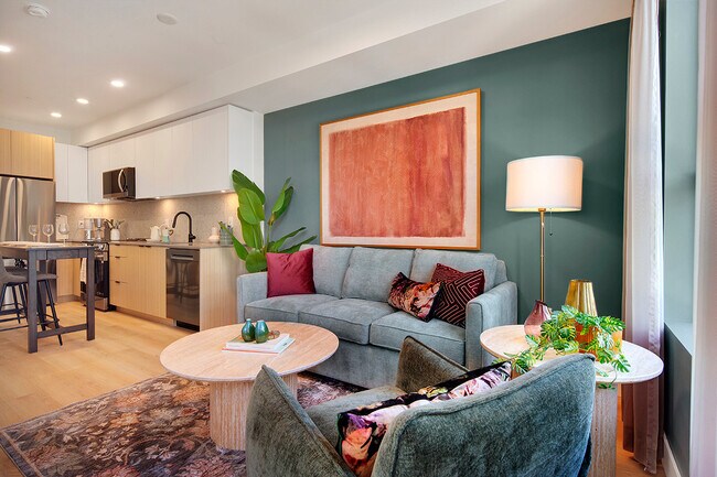 Photo du bâtiment - Modern Two-Bedroom Home with Balcony, Parking & Resort-Style Amenities