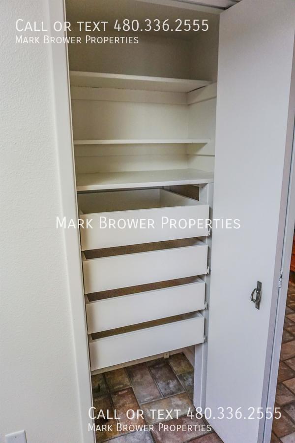 Building Photo - 3131 S Fairfield Dr