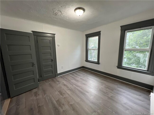 Building Photo - 38 Beacon St