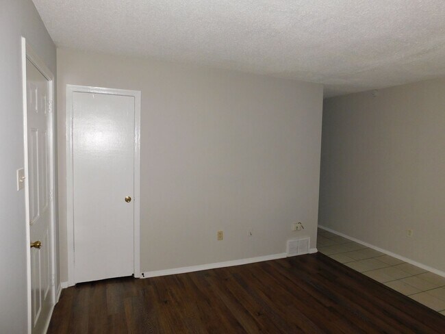 Foto del edificio - ****JUST REDUCED****