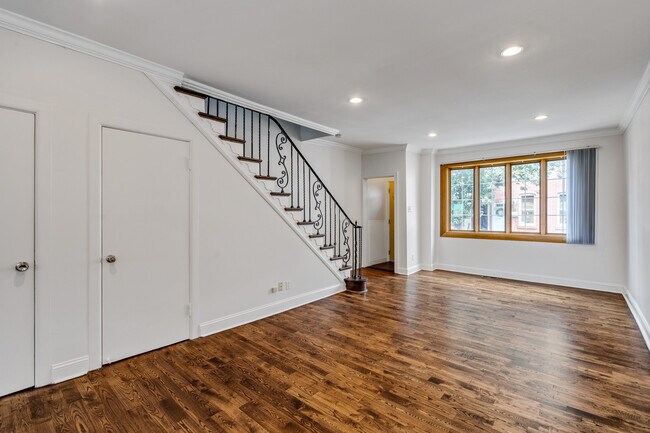 Foto del edificio - 3143 Salmon St