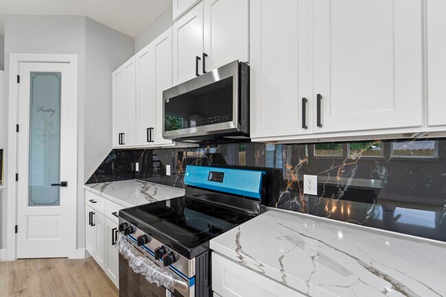 Building Photo - 6631 Foster St