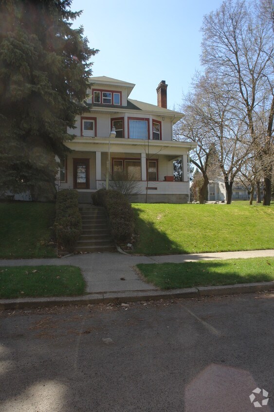 Building Photo - 1321 W 11th Ave