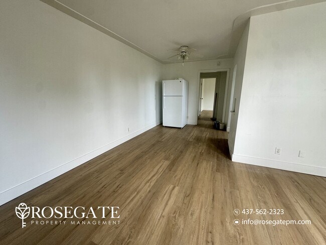 Photo du bâtiment - Cozy 1-Bedroom Apartment with Private Balcony & Parking – Cambridge