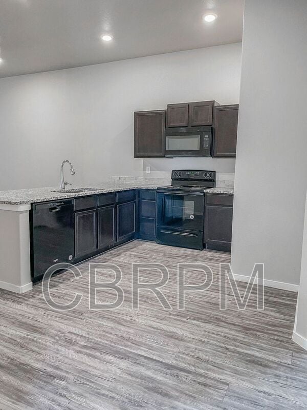 Building Photo - 2123 N Texas Ave