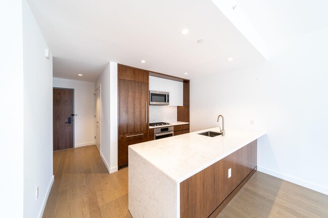 Foto del edificio - 75 Park Ln S
