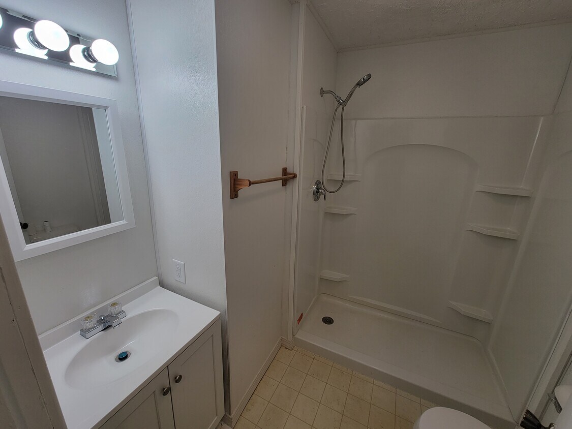 Primary Photo - 3037 E Elm St
