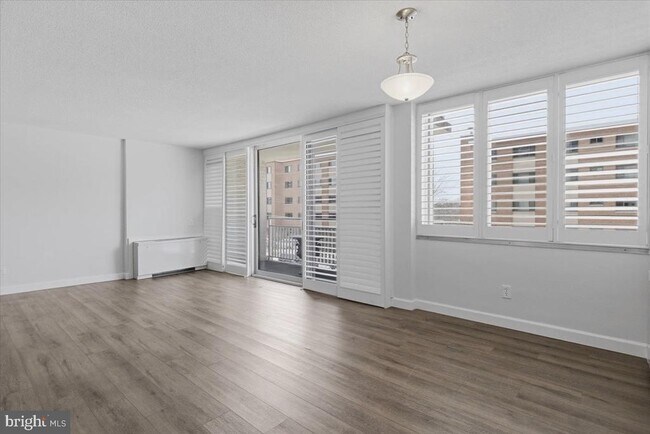 Foto del edificio - 1301 S Arlington Ridge Rd