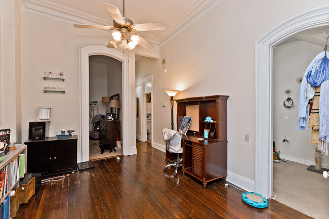 Foto del edificio - 2050 N Bissell St