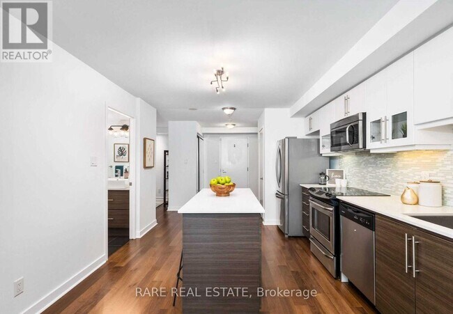 Photo du bâtiment - 1169 Queen St W