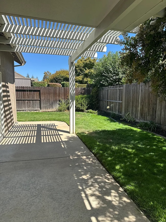 Foto del edificio - 2980 Hazelwood Way