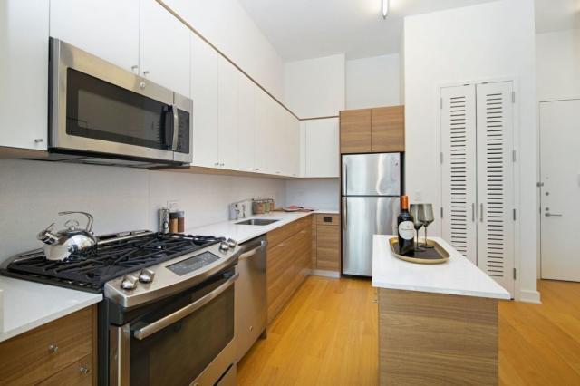 Foto principal - 2 bedroom in LONG ISLAND CITY NY 11101