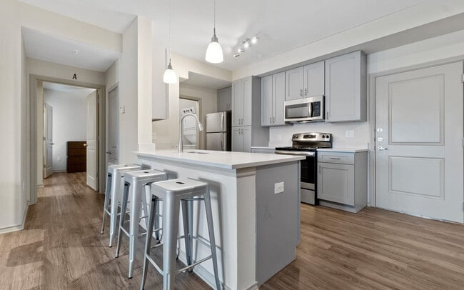 Building Photo - Midtown Urban