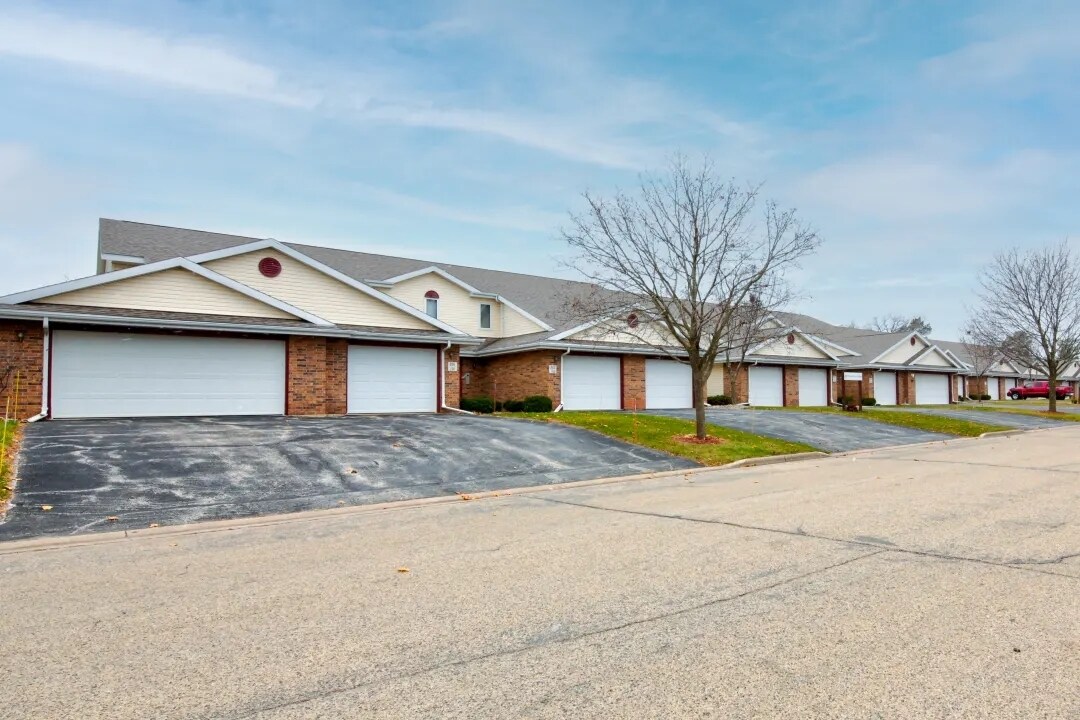 203 W Parry St Unit 202, Dodgeville, WI 53533 Apartments in