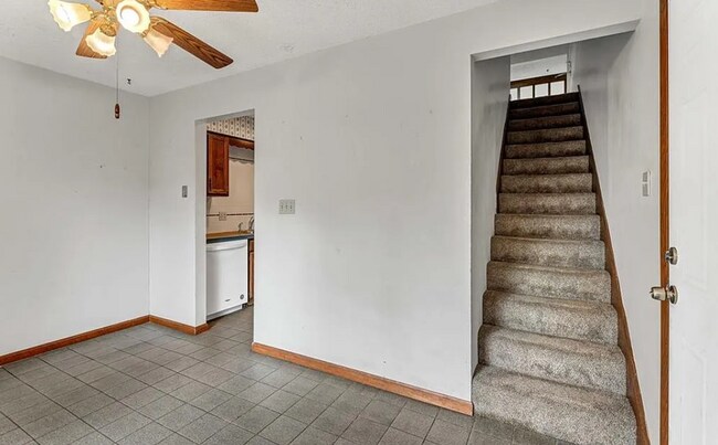 Building Photo - 3804 W 24th Terrace