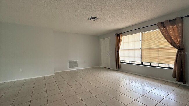 Building Photo - 7846 Royal Hart Dr