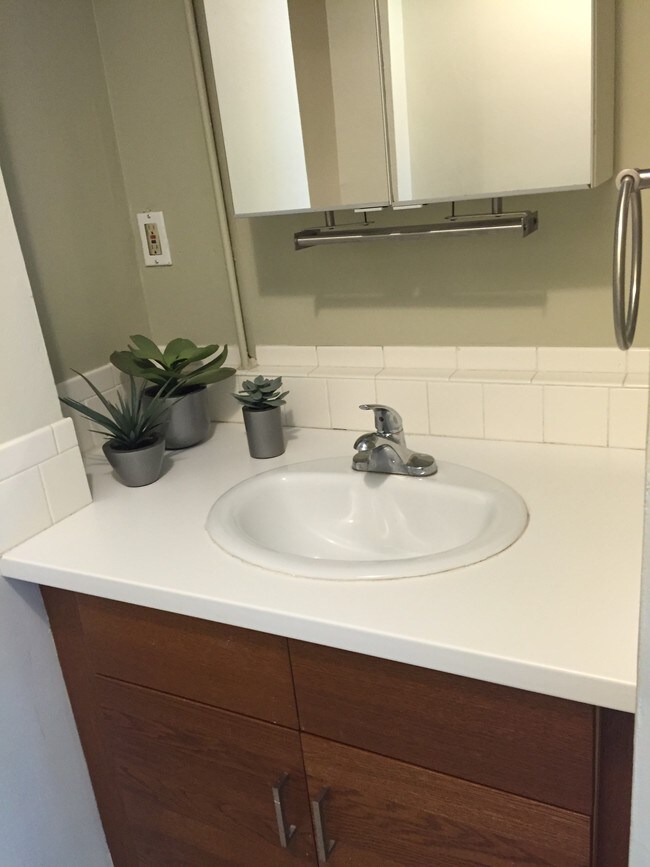 Foto del edificio - 1758 Hobart St NW