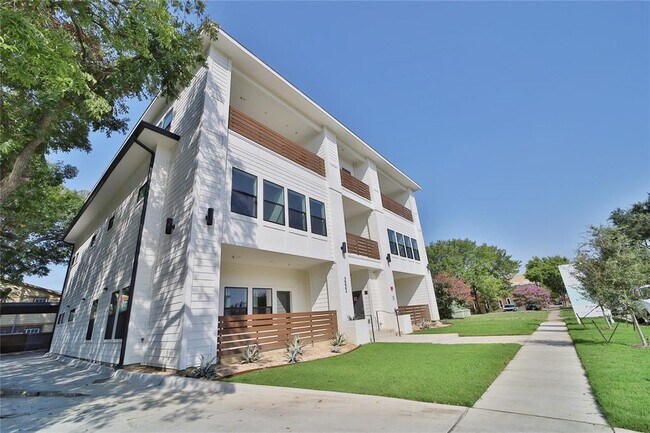 Building Photo - 1322 Lipscomb St